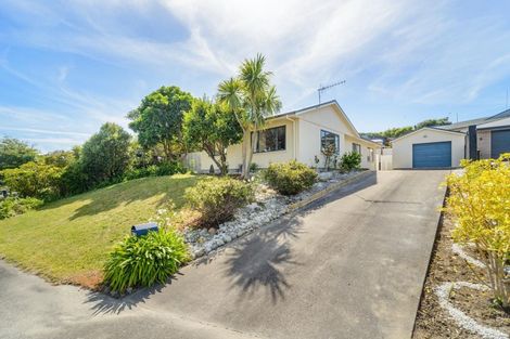 Photo of property in 37 Dahlstrom Grove, Kelvin Grove, Palmerston North, 4414
