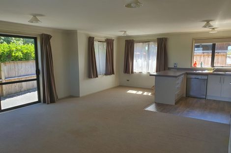 Photo of property in 1/102 Old Farm Road, Hamilton East, Hamilton, 3216