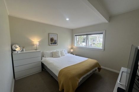 Photo of property in 98 Queens Road, Waikanae Beach, Waikanae, 5036