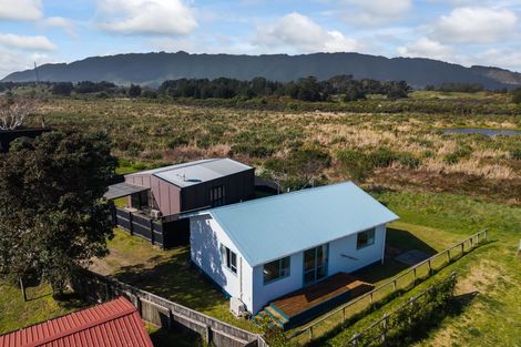 Photo of property in 42 Rutherford Drive, Waikanae Beach, Waikanae, 5036