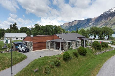 Photo of property in 33 Benmore Place, Glenorchy, 9372