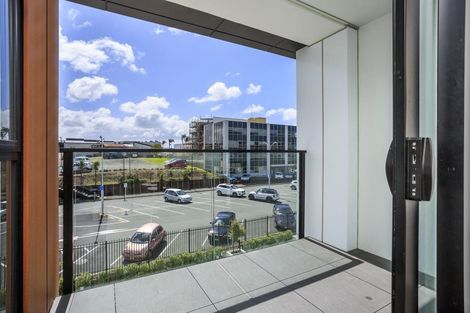 Photo of property in 418/19 Rawene Road, Birkenhead, Auckland, 0626