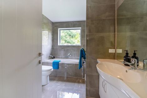 Photo of property in 6b Cronin Place, Beach Haven, Auckland, 0626