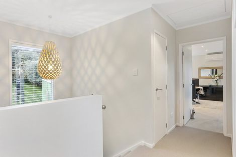 Photo of property in 2/37 Shanaway Rise, Hillcrest, Auckland, 0627