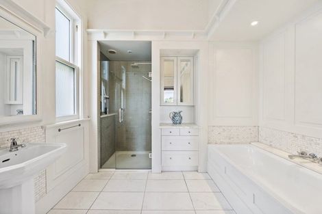 Photo of property in 129 Upland Road, Kelburn, Wellington, 6012