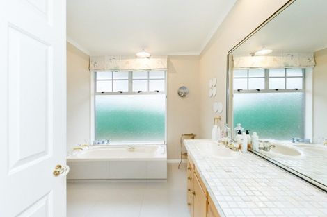 Photo of property in 453 Ruahine Street, Terrace End, Palmerston North, 4410