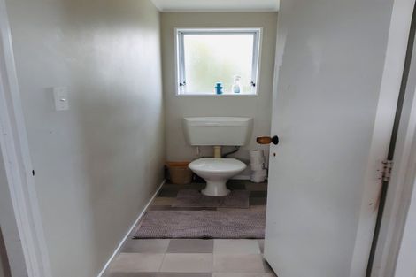 Photo of property in 2 Sparrow Place, Weymouth, Auckland, 2103