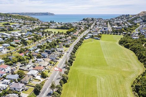 Photo of property in 130 Main Road, Titahi Bay, Porirua, 5022