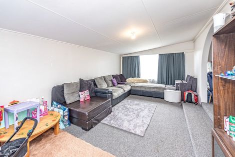 Photo of property in 27 Cross Street, Castlecliff, Whanganui, 4501