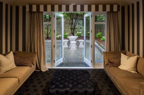 Photo of property in 322 Oriental Parade, Oriental Bay, Wellington, 6011