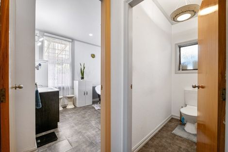 Photo of property in 18 Mills Street, Eltham, 4322