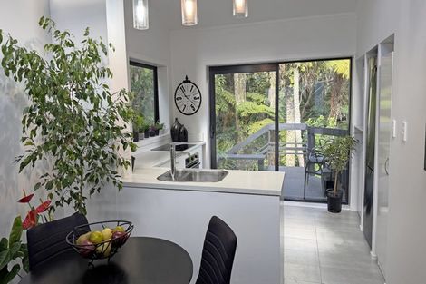 Photo of property in 1/9a Wyvern Place, Glenfield, Auckland, 0629