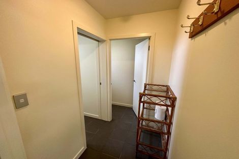 Photo of property in 8a Madeira Lane, Grafton, Auckland, 1023