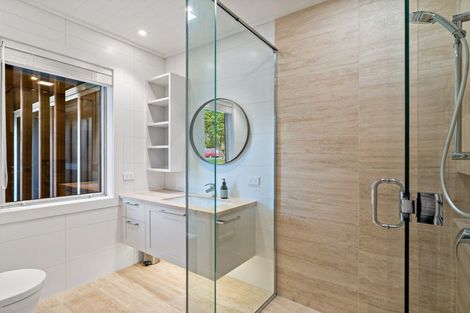 Photo of property in 32 Wallis Street, Raglan, 3225