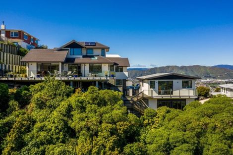 Photo of property in 51 Dowse Drive, Maungaraki, Lower Hutt, 5010