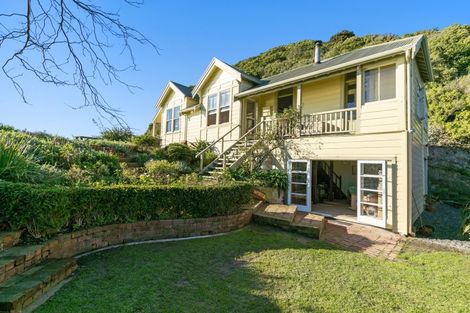 Photo of property in 465 Muritai Road, Eastbourne, Lower Hutt, 5013