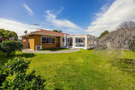 Photo of property in 58 Rushgreen Avenue, Pahurehure, Papakura, 2113