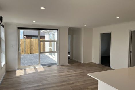 Photo of property in 32 Waruhia Crescent, Rototuna North, 3281