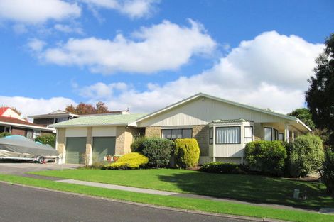 Photo of property in 5 Malloy Place, Eastern Beach, Auckland, 2012