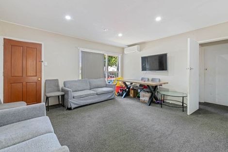 Photo of property in 2/72 Rosella Road, Mangere East, Auckland, 2024
