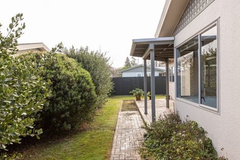 Photo of property in 2/52 Te Aute Road, Havelock North, 4130