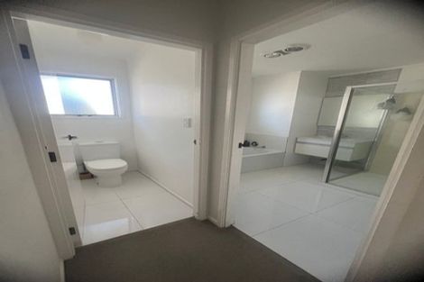 Photo of property in 4 Pavola Grove, Glenfield, Auckland, 0629