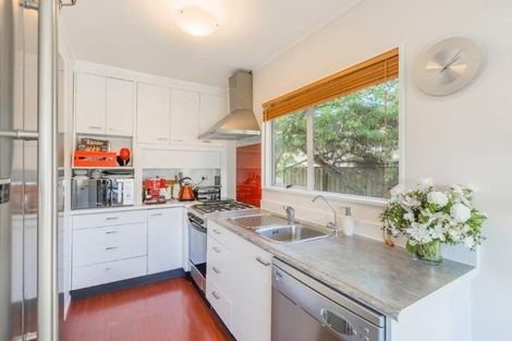 Photo of property in 16 Rosewood Place, Paraparaumu, 5032