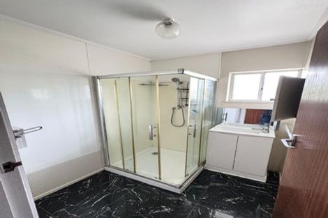 Photo of property in 1/130 Te Atatu Road, Te Atatu South, Auckland, 0610