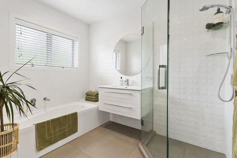 Photo of property in 1/18 Mizpah Road, Torbay, Auckland, 0630