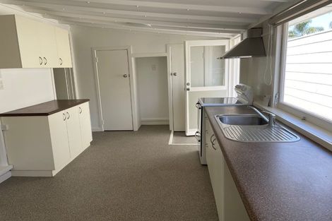 Photo of property in 1/18 Ocean View Road, Milford, Auckland, 0620