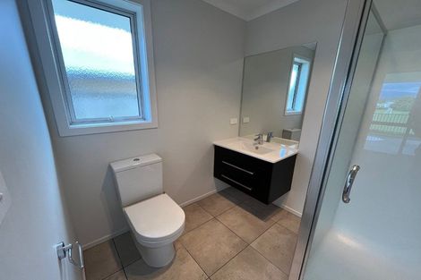 Photo of property in 28 Richardson Road, Omokoroa, 3114