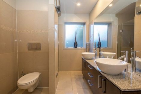 Photo of property in Lakeview Heights, 3/124 Lismore Street, Wanaka, 9305