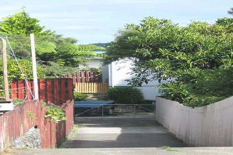 Photo of property in 16 Vista Crescent, Maoribank, Upper Hutt, 5018