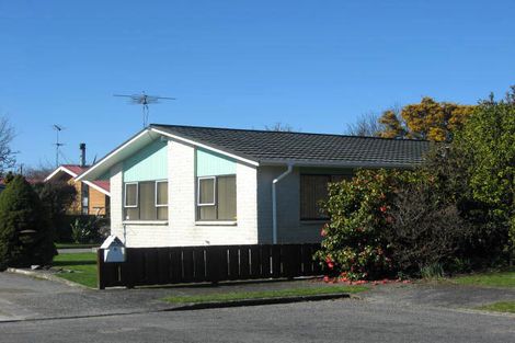 Photo of property in 8 Chisholm Place, Carterton, 5713