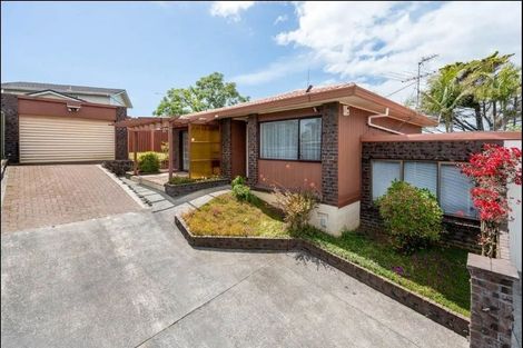 Photo of property in 2/94 Prince Regent Drive, Half Moon Bay, Auckland, 2012