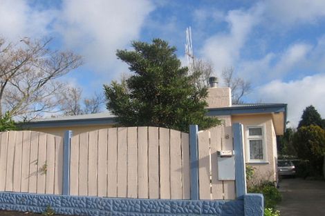 Photo of property in 8 Shamrock Street, Takaro, Palmerston North, 4412