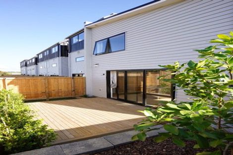 Photo of property in 8/19 Kingdale Road, Henderson, Auckland, 0610