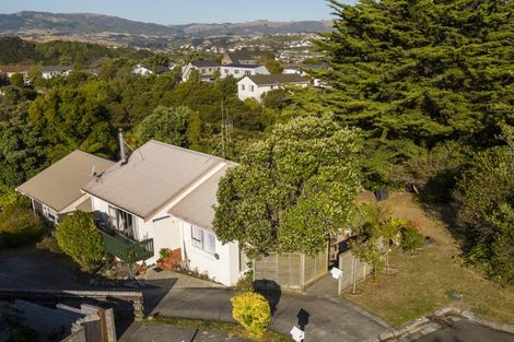 Photo of property in 19a Hicks Close, Whitby, Porirua, 5024