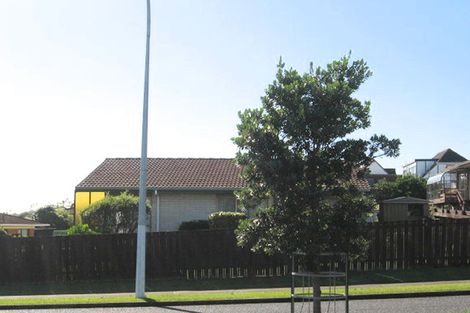 Photo of property in 74a Highland Park Drive, Highland Park, Auckland, 2010