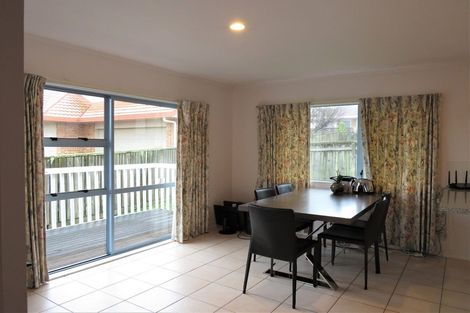 Photo of property in 1b Picasso Drive, West Harbour, Auckland, 0618