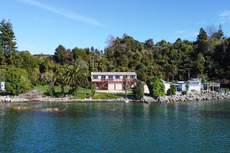 Photo of property in 218 Rangihaeata Road, Rangihaeata, Takaka, 7182