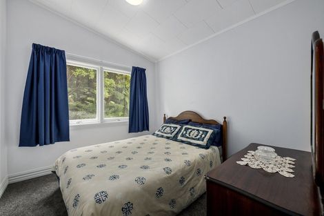 Photo of property in 57 Blue Mountains Road, Pinehaven, Upper Hutt, 5019