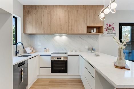 Photo of property in 140e Edgewater Drive, Pakuranga, Auckland, 2010