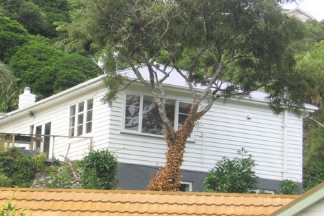 Photo of property in 98 Curtis Street, Northland, Wellington, 6012