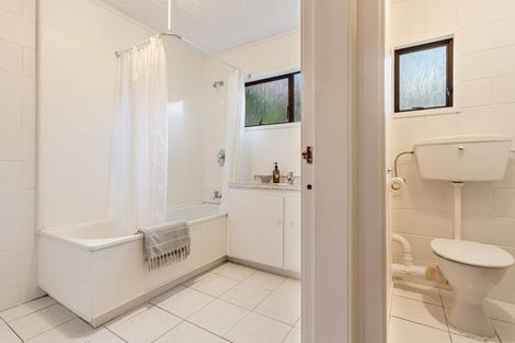 Photo of property in 2/40 Evans Road, Glen Eden, Auckland, 0602