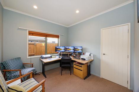 Photo of property in 25 Pirie Street, Palmerston North, 4410