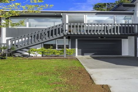 Photo of property in 3/2 Bentley Avenue, Glenfield, Auckland, 0629