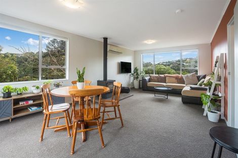 Photo of property in 5 Woolwich Close, Whitby, Porirua, 5024