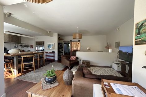 Photo of property in 21 Jackson Street, Island Bay, Wellington, 6023