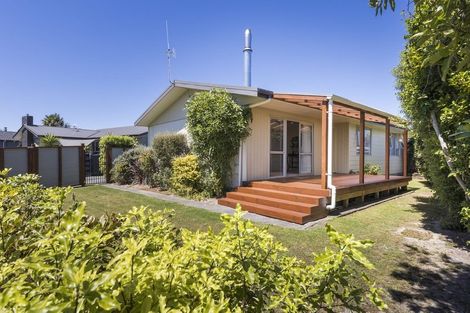 Photo of property in 129 Apollo Parade, Milson, Palmerston North, 4414
